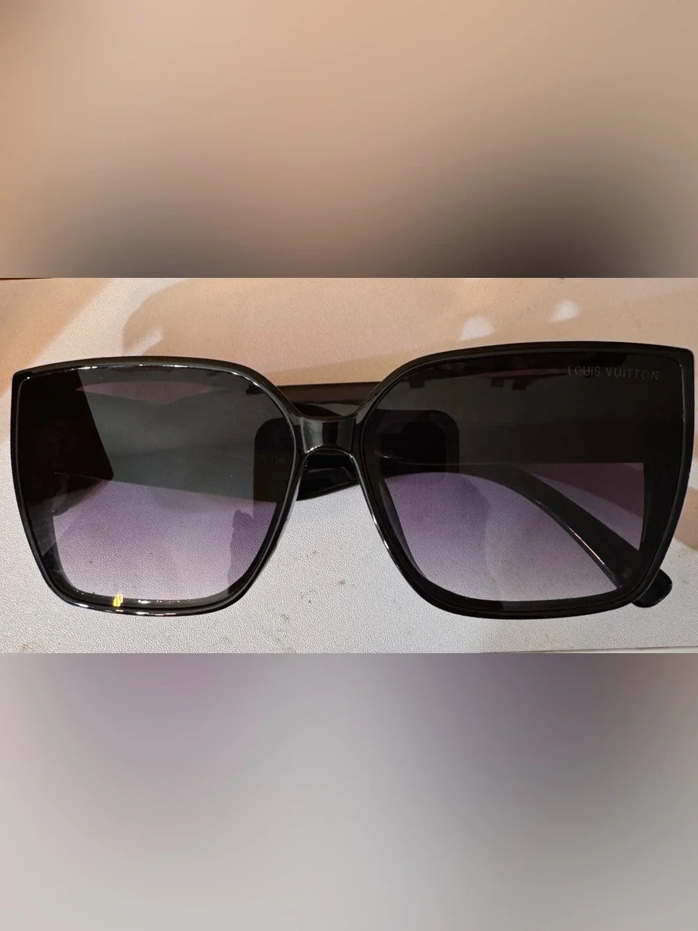 Authentic Louis Vuitton Blaze Sunglasses. Excellent condition! No scratches! - Picture 5 of 5